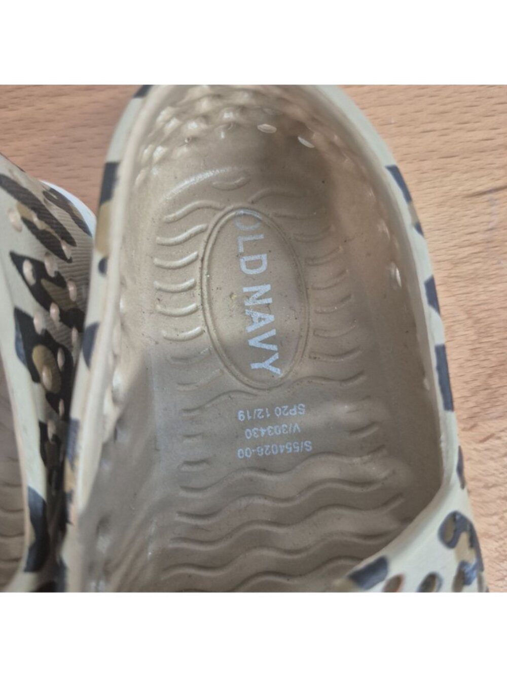 Old Navy Toddler Girls Leopard Print Slip-On Shoes Size 9 Rubber Casual Flats - Picture 2 of 5